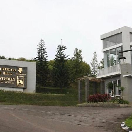 Imah Dago Villa - Budget Staycation Villa In 반둥 외부 사진